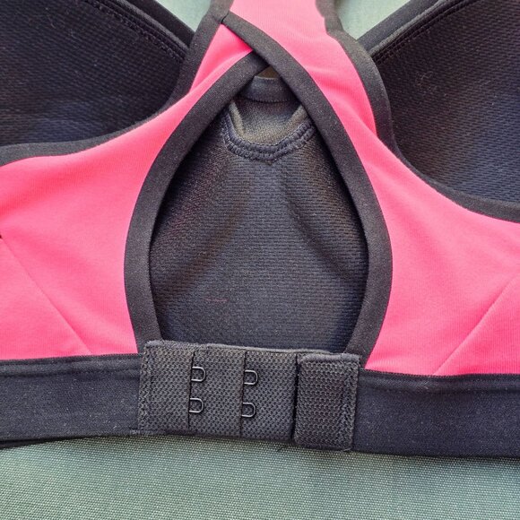 Victoria Sport ✦ Racerback Sports Bra ✦ Pink & Black w/ Logo Band Size 32C EUC - Picture 7 of 9
